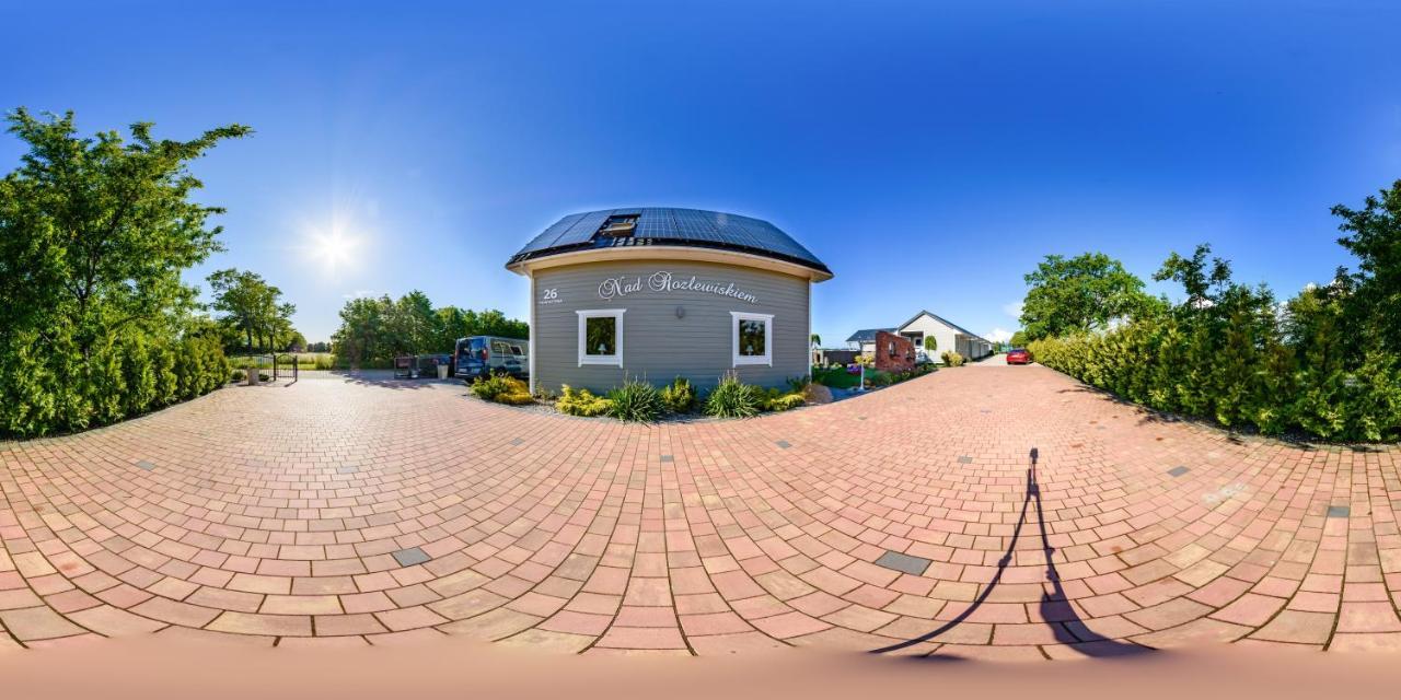 Domki Nad Rozlewiskiem Basen, Malpi Gaj W Swietlicy - Wszystko Dla Dzieci Сарбіново Екстер'єр фото